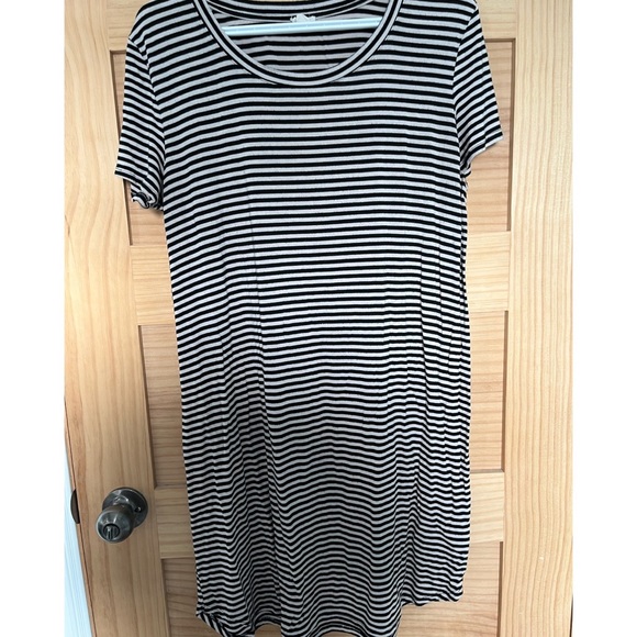 black and white striped tshirt dress! - Picture 1 of 3